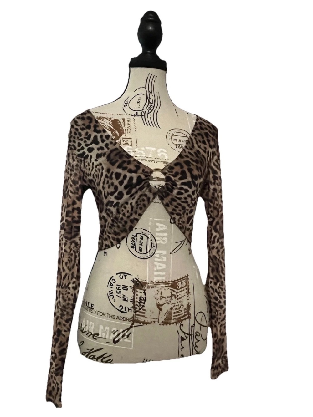 Just Quella Leopard Print Cropped Long Sleeve Shirt Open Ring Bust Size Small
